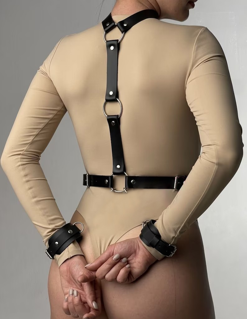 Women's Sexy Leather Harness B - Garter Belt Set 리뷰 및 가격